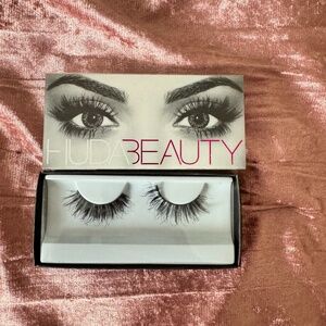 Huda beauty lashes #7